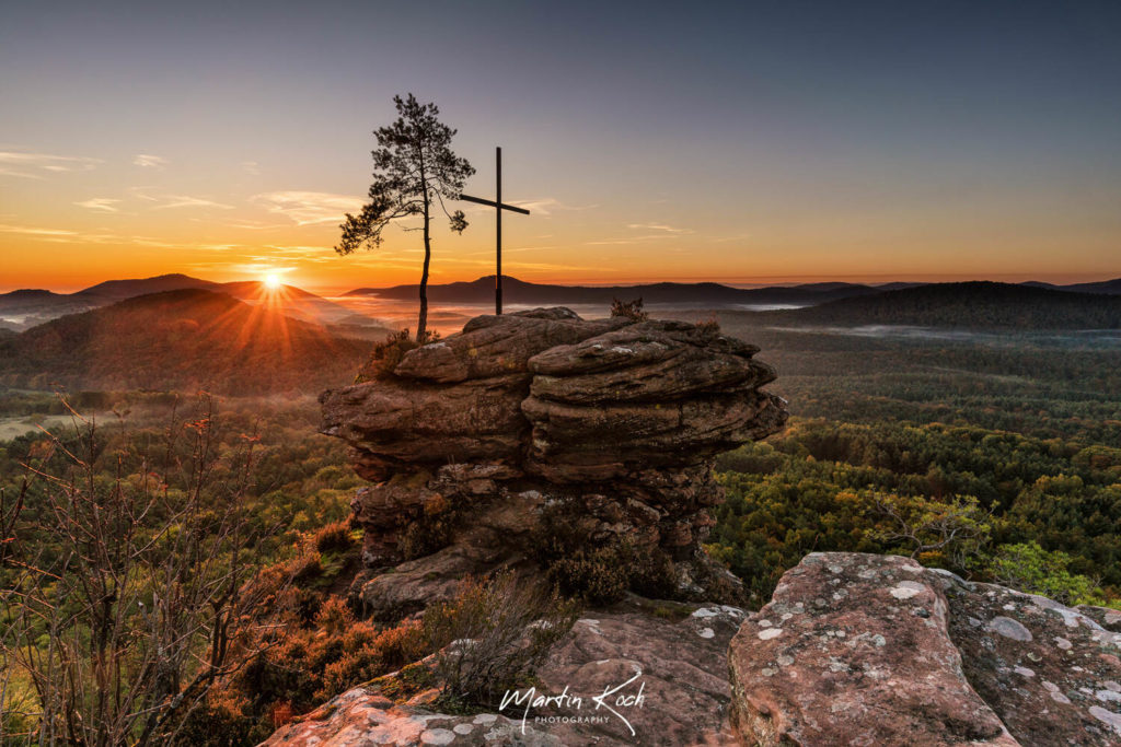 Fotograf der Elemente Landschaft Sonnenaufgang Nebel Rötzenfels Pfalz